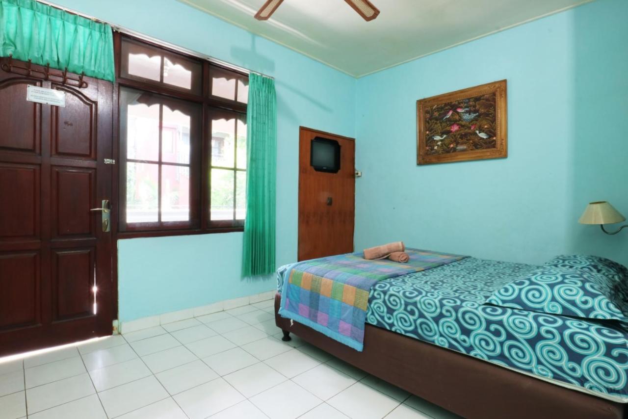 Mustika Inn Kuta Lombok Buitenkant foto