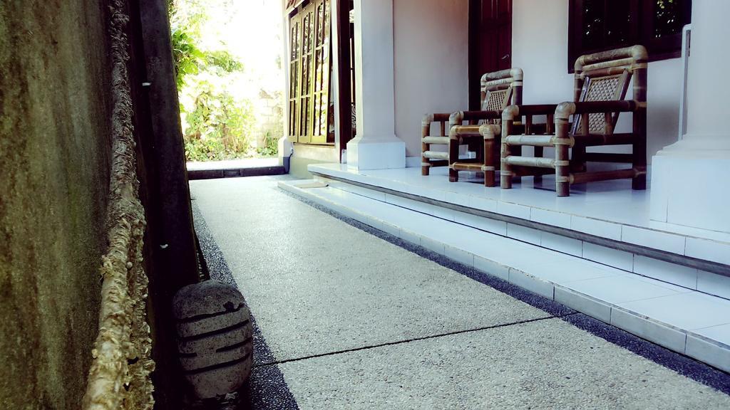 Mustika Inn Kuta Lombok Buitenkant foto