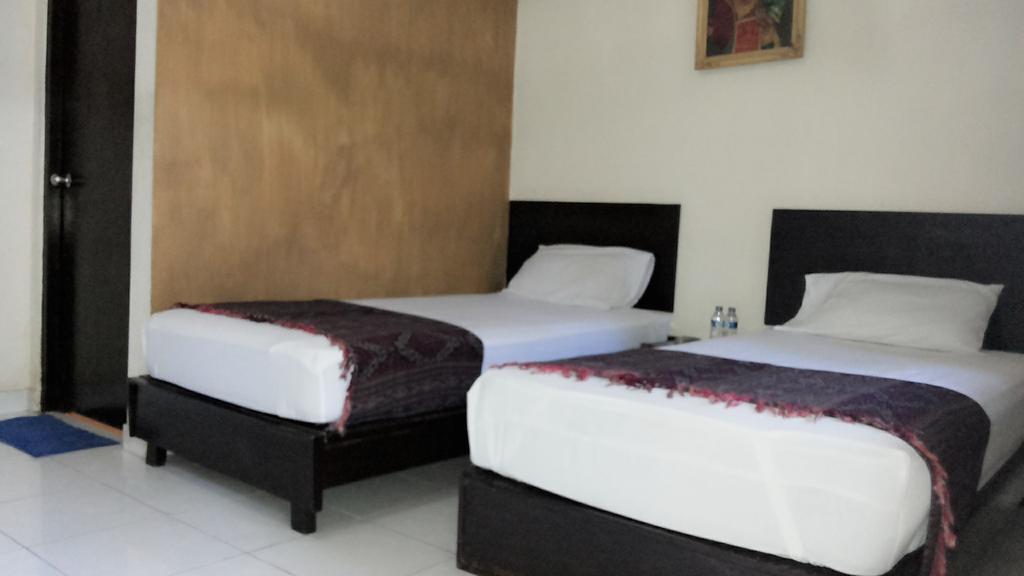 Mustika Inn Kuta Lombok Buitenkant foto