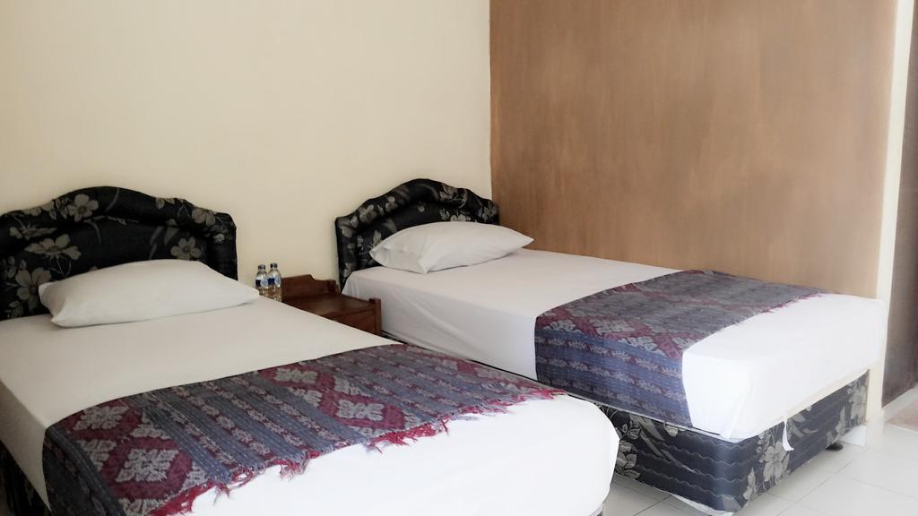 Mustika Inn Kuta Lombok Buitenkant foto