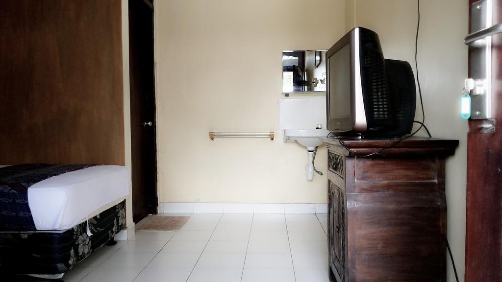 Mustika Inn Kuta Lombok Buitenkant foto