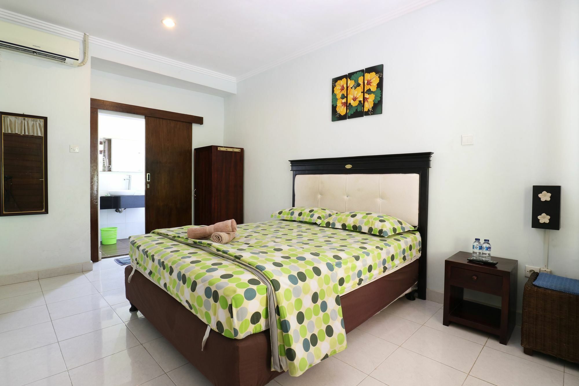Mustika Inn Kuta Lombok Buitenkant foto