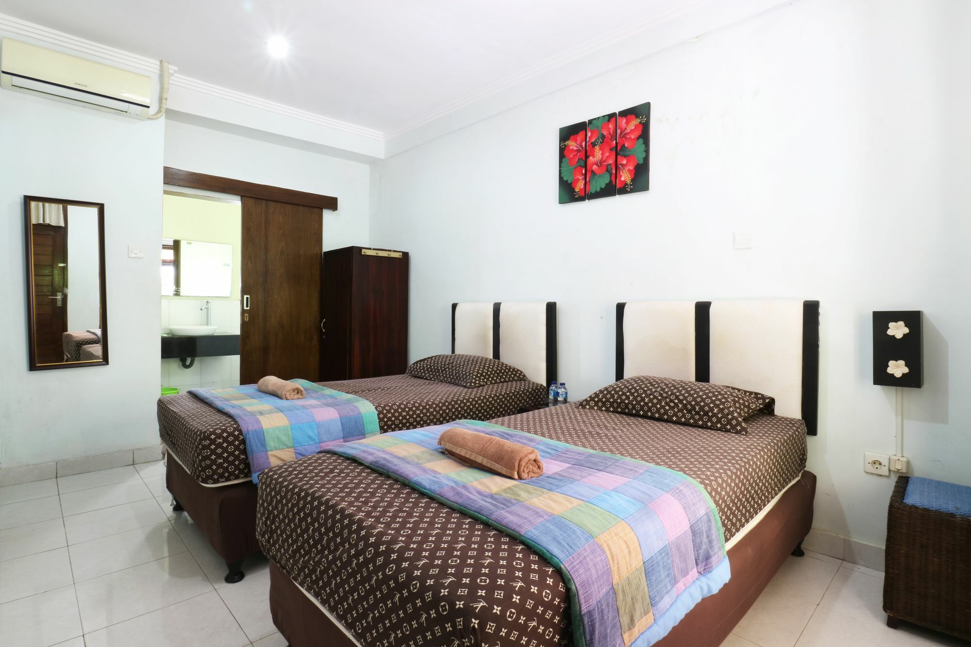 Mustika Inn Kuta Lombok Buitenkant foto