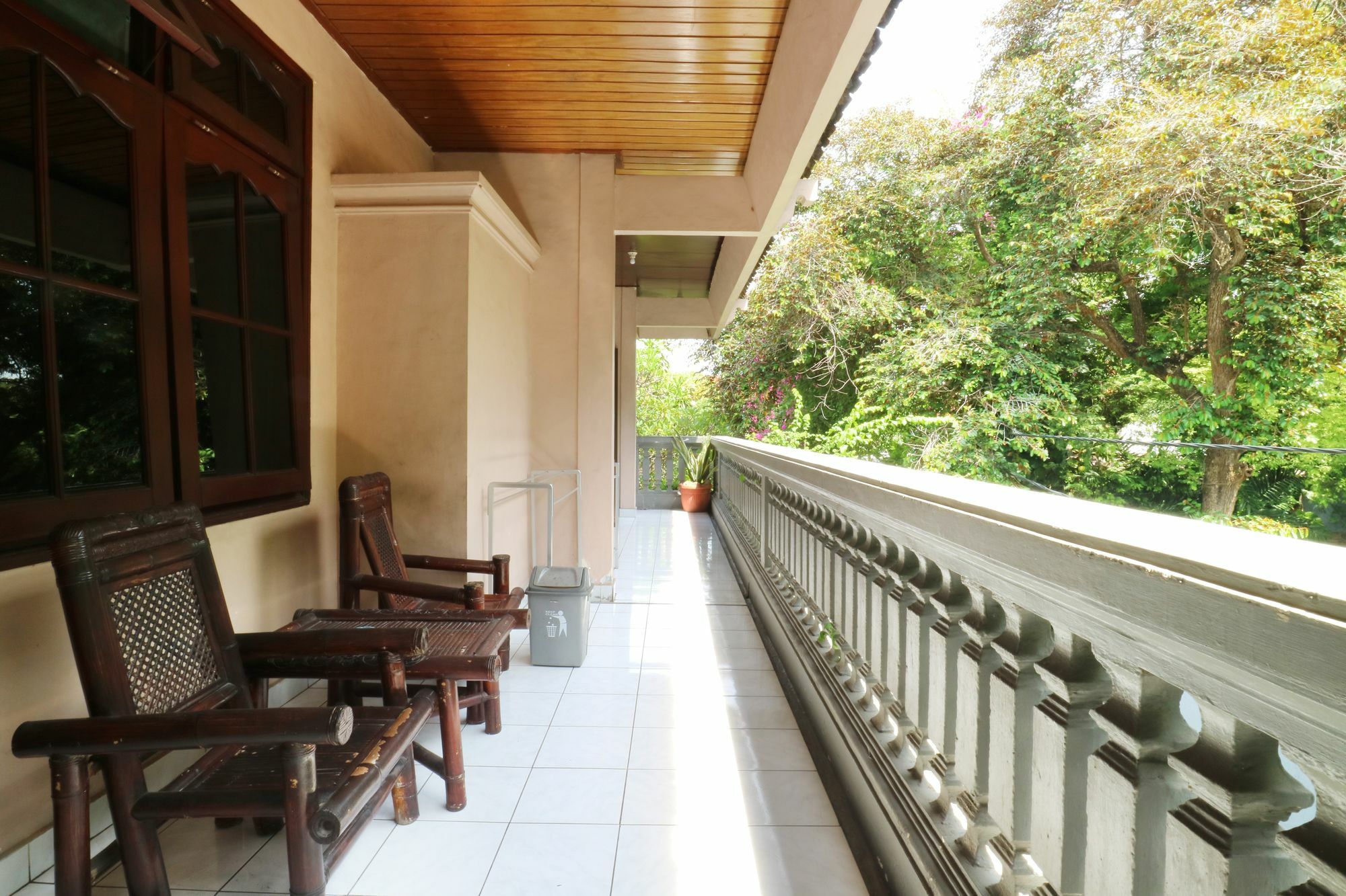 Mustika Inn Kuta Lombok Buitenkant foto
