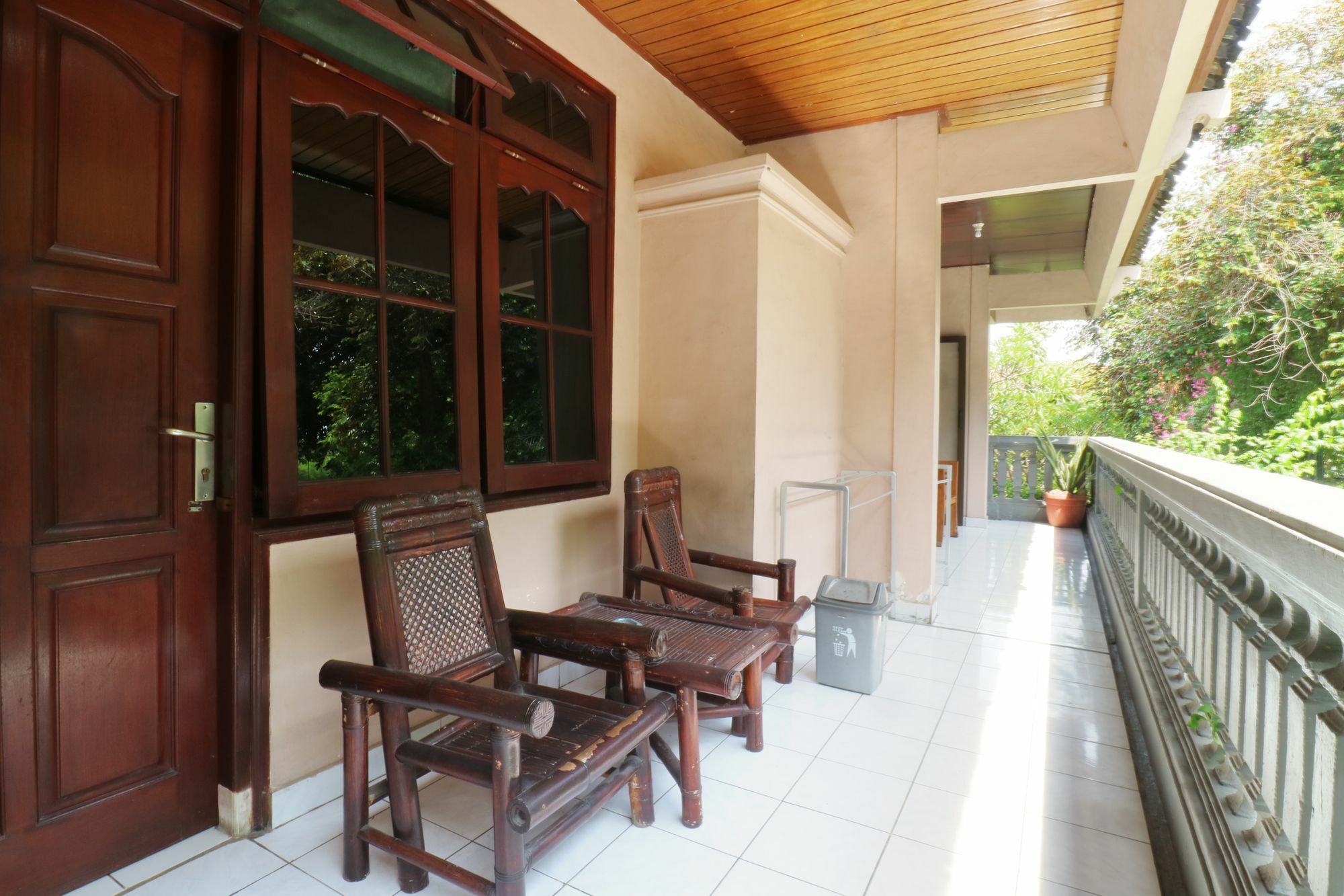 Mustika Inn Kuta Lombok Buitenkant foto